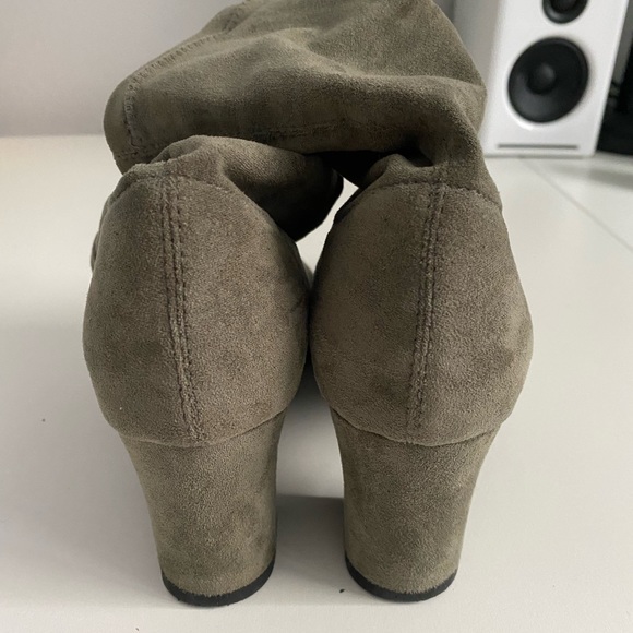 Sock boots in size AU6. - Picture 5 of 6